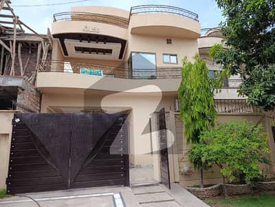 10 Marla Luxury House for Sale in Johar Town Near to Emporium Mall on 65 Feer Road Hot Location