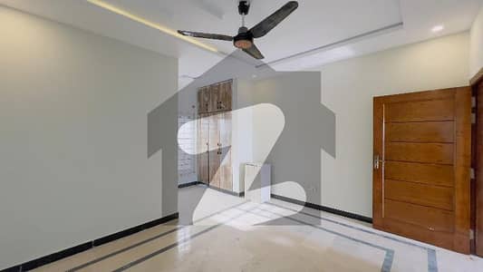 E11/4 1 Kanal Full House 9 Bedroom