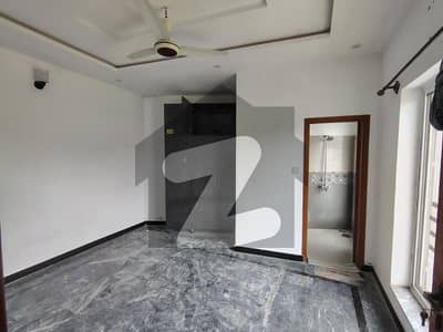 کوری روڈ اسلام آباد میں 4 کمروں کا 4 مرلہ مکان 90.0 ہزار میں کرایہ پر دستیاب ہے۔