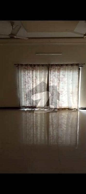 ویلینشیاء ہاؤسنگ سوسائٹی لاہور میں 2 کمروں کا 1 کنال زیریں پورشن 1.2 لاکھ میں کرایہ پر دستیاب ہے۔