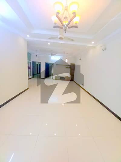 ایف ۔ 11 اسلام آباد میں 4 کمروں کا 11 مرلہ مکان 3.0 لاکھ میں کرایہ پر دستیاب ہے۔