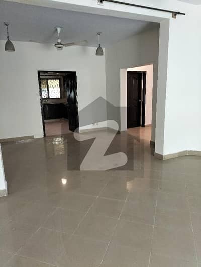 عسکری 13 راولپنڈی میں 4 کمروں کا 10 مرلہ مکان 1.6 لاکھ میں کرایہ پر دستیاب ہے۔