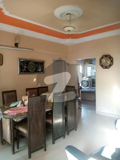 Beautiful Location 3 Bed With 2 Side Gallery