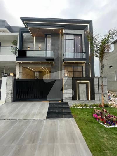 FULLY FURNISHED DESIGNER 5 MARLA HOUSE FOR SALE WITH MAIN APPROACH IN DHA LAHORE