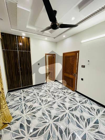 Prime Location 5 Marla House Is Available In Wapda Town