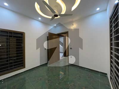 نیو سٹی فیز 2 نیو سٹی,واہ میں 4 کمروں کا 5 مرلہ مکان 1.75 کروڑ میں برائے فروخت۔