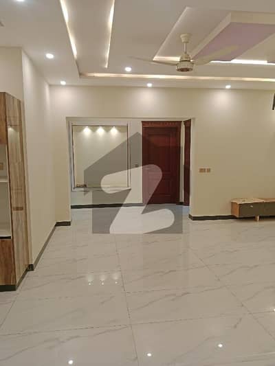 بحریہ انکلیو - سیکٹر سی بحریہ انکلیو,بحریہ ٹاؤن,اسلام آباد میں 5 کمروں کا 1 کنال زیریں پورشن 1.8 لاکھ میں کرایہ پر دستیاب ہے۔