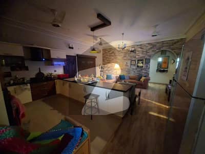 گلستانِِ جوہر ۔ بلاک 12 گلستانِ جوہر,کراچی میں 7 کمروں کا 10 مرلہ مکان 6.5 کروڑ میں برائے فروخت۔