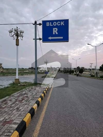 نیو سٹی - بلاک آر نیو سٹی,واہ میں 5 مرلہ رہائشی پلاٹ 25.0 لاکھ میں برائے فروخت۔