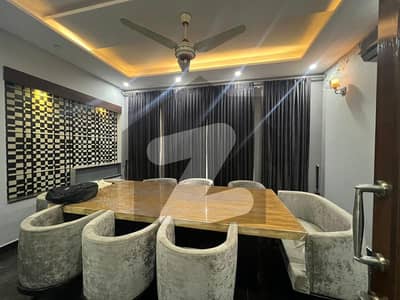 ڈی ایچ اے فیز 6 - بلاک ڈی فیز 6,ڈیفنس (ڈی ایچ اے),لاہور میں 5 کمروں کا 1 کنال مکان 5.0 لاکھ میں کرایہ پر دستیاب ہے۔