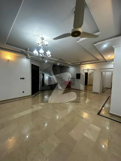 House For Rent In E7