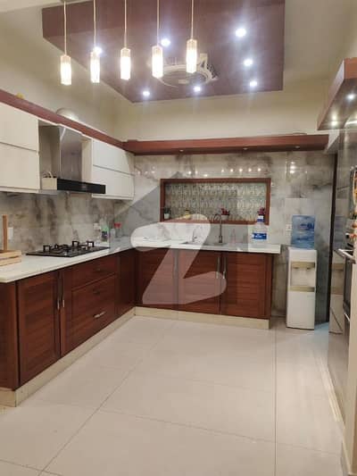 ڈی ایچ اے فیز 4 ڈی ایچ اے ڈیفینس,کراچی میں 6 کمروں کا 12 مرلہ مکان 10.5 کروڑ میں برائے فروخت۔