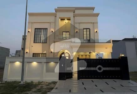 سٹی ہاؤسنگ سوسائٹی گوجرانوالہ میں 5 کمروں کا 10 مرلہ مکان 3.9 کروڑ میں برائے فروخت۔