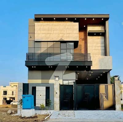 سٹی ہاؤسنگ سوسائٹی گوجرانوالہ میں 4 کمروں کا 5 مرلہ مکان 1.65 کروڑ میں برائے فروخت۔