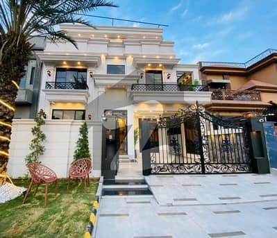 سٹی ہاؤسنگ سوسائٹی گوجرانوالہ میں 5 کمروں کا 10 مرلہ مکان 5.0 کروڑ میں برائے فروخت۔