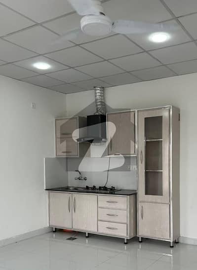 01 BEDROOM LUXURY UNFURNISHED APARTMENT AVAILABLE FOR RENT AT GULBERG GREEN ISLAMABAD