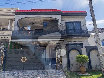 گارڈن ٹاؤن فیز 3 - بلاک بی گارڈن ٹاؤن فیز 3,گارڈن ٹاؤن,گوجرانوالہ میں 5 کمروں کا 10 مرلہ مکان 4.5 کروڑ میں برائے فروخت۔