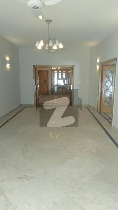 ایف ۔ 11 اسلام آباد میں 9 کمروں کا 1 کنال مکان 5.0 لاکھ میں کرایہ پر دستیاب ہے۔