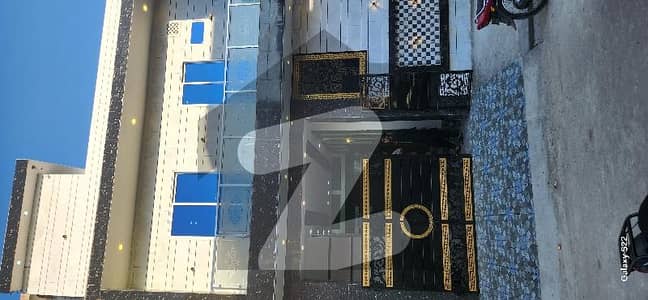 فور سِیزن ہاؤسنگ فیصل آباد میں 3 کمروں کا 3 مرلہ مکان 1.5 کروڑ میں برائے فروخت۔