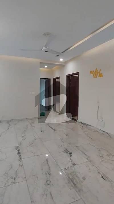 عسکری 11 عسکری,لاہور میں 3 کمروں کا 10 مرلہ فلیٹ 4.08 کروڑ میں برائے فروخت۔