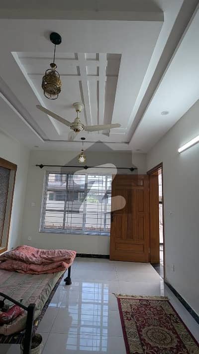 جی ۔ 13 اسلام آباد میں 4 کمروں کا 7 مرلہ مکان 1.85 لاکھ میں کرایہ پر دستیاب ہے۔