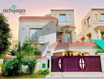 بحریہ ٹاؤن جاسمین بلاک بحریہ ٹاؤن سیکٹر سی,بحریہ ٹاؤن,لاہور میں 5 کمروں کا 10 مرلہ مکان 3.5 کروڑ میں برائے فروخت۔