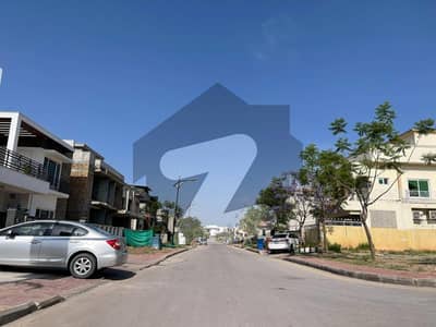 بحریہ انکلیو - سیکٹر سی 2 بحریہ انکلیو,بحریہ ٹاؤن,اسلام آباد میں 10 مرلہ رہائشی پلاٹ 2.15 کروڑ میں برائے فروخت۔