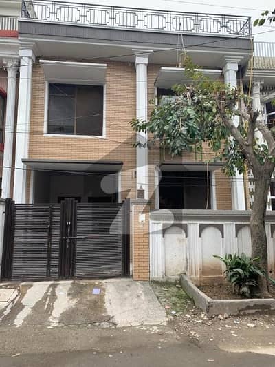 آئی ۔ 10 اسلام آباد میں 4 کمروں کا 6 مرلہ مکان 4.15 کروڑ میں برائے فروخت۔