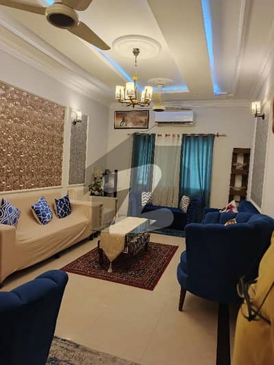 Excellent 3 bed fully furnished 1st floor lift flat