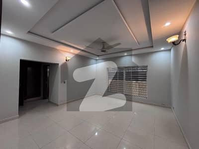 بحریہ ٹاؤن فیز 8 بحریہ ٹاؤن راولپنڈی,راولپنڈی میں 6 کمروں کا 1 کنال مکان 2.3 لاکھ میں کرایہ پر دستیاب ہے۔