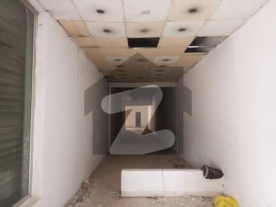 کالج روڈ لاہور میں 5 مرلہ دکان 1.5 لاکھ میں کرایہ پر دستیاب ہے۔