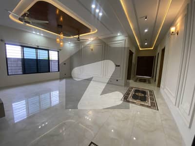 پارک انکلیو اسلام آباد میں 6 کمروں کا 1 کنال مکان 4.0 لاکھ میں کرایہ پر دستیاب ہے۔