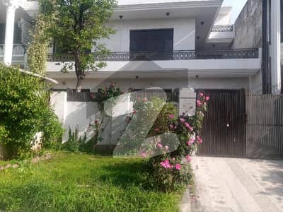 آئی ۔ 8 اسلام آباد میں 5 کمروں کا 12 مرلہ مکان 4.0 لاکھ میں کرایہ پر دستیاب ہے۔