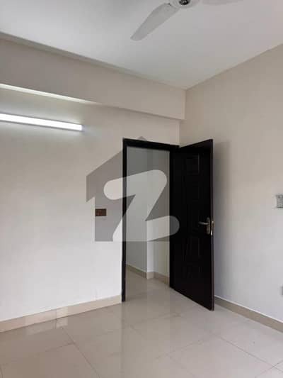 01 BEDROOM LUXURY UNFURNISHED APARTMENT AVAILABLE FOR RENT AT GULBERG GREEN ISLAMABAD