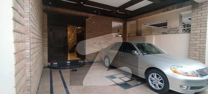 ای ۔ 11 اسلام آباد میں 4 کمروں کا 16 مرلہ مکان 8.75 کروڑ میں برائے فروخت۔