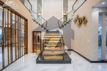 ڈی ایچ اے فیز 8 سابقہ ایئر ایوینیو ڈی ایچ اے فیز 8,ڈی ایچ اے ڈیفینس,لاہور میں 5 کمروں کا 1 کنال مکان 7.25 کروڑ میں برائے فروخت۔