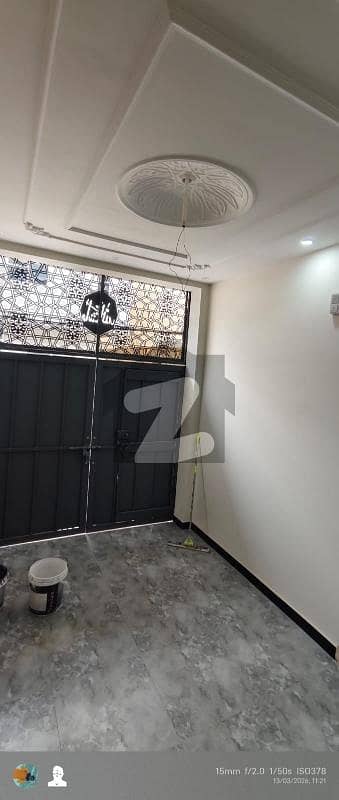 الفلاح ٹاؤن لاہور میں 3 کمروں کا 3 مرلہ مکان 1.7 کروڑ میں برائے فروخت۔