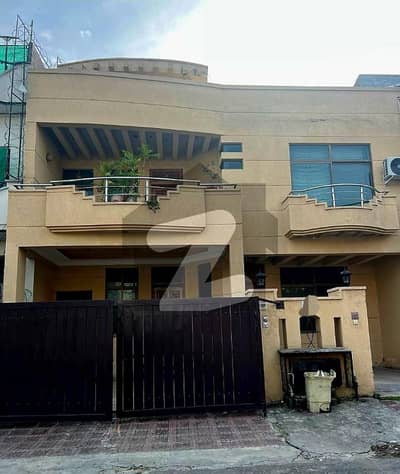 آئی ۔ 8 اسلام آباد میں 3 کمروں کا 12 مرلہ زیریں پورشن 1.65 لاکھ میں کرایہ پر دستیاب ہے۔