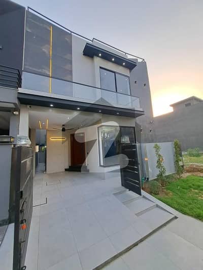 5 MARLA BRAND NEW HOUSE AVAILABLE FOR SALE IN DHA 9 TOWN LAHORE