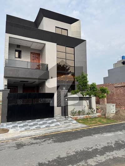 5 Marla Brand New Luxurious House Facing Park For sale in Park View City Lahore