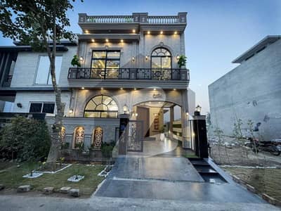 پارک ویو سٹی لاہور میں 4 کمروں کا 5 مرلہ مکان 1.75 کروڑ میں برائے فروخت۔