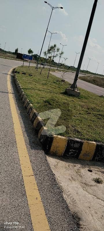 G14/4 main double Road Park facing plot For Sale Size 35*70