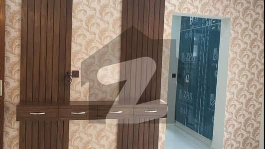 علامہ اقبال ٹاؤن لاہور میں 2 کمروں کا 10 مرلہ زیریں پورشن 1.0 لاکھ میں کرایہ پر دستیاب ہے۔