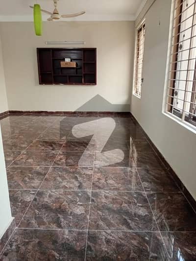 علامہ اقبال ٹاؤن لاہور میں 2 کمروں کا 10 مرلہ بالائی پورشن 75.0 ہزار میں کرایہ پر دستیاب ہے۔