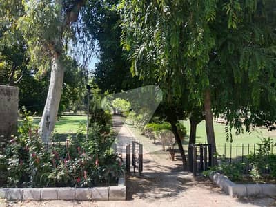 Garden Town , 2.5 Kanal House up for Rent