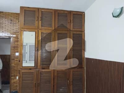 جی ۔ 9/1 جی ۔ 9,اسلام آباد میں 3 کمروں کا 12 مرلہ زیریں پورشن 1.5 لاکھ میں کرایہ پر دستیاب ہے۔