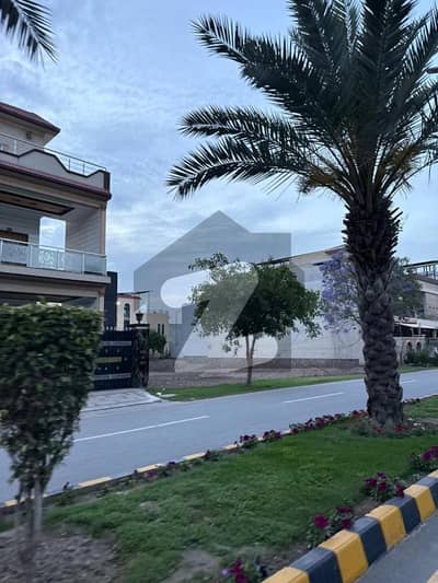 پارک ویو سٹی - ٹولپ اوورسیز پارک ویو سٹی,لاہور میں 10 مرلہ رہائشی پلاٹ 1.75 کروڑ میں برائے فروخت۔