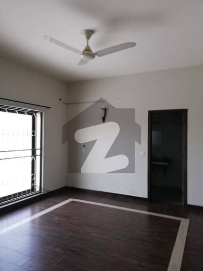 Peshawar Askari 6 Extension 10 Marla Brand New Apartment For Sale Near Park And Masjid