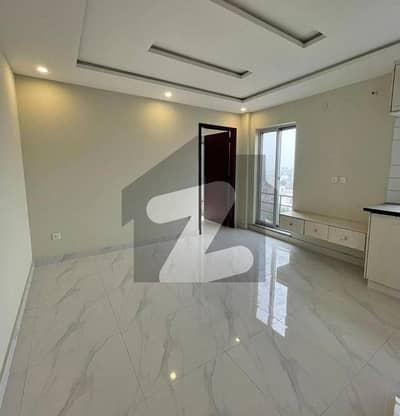 03 BEDROOM LUXURY UNFURNISHED APARTMENT AVAILABLE FOR RENT AT GULBERG GREEN ISLAMABAD