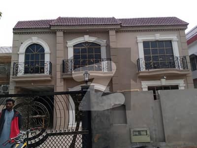 G,10/4- 40*80- GROUND PORTION FOR RENT 3 BED ATTACHED BATH DD BEST LOCATION NAYER TO PARK MOSQUE MARKET RENT 1,50,000-- IMTIAZ 03335241734